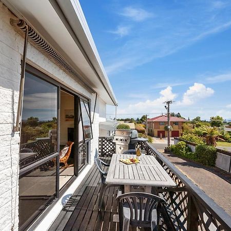 Lake Vista At Two Mile Bay- Taupo Central Home Ngoại thất bức ảnh