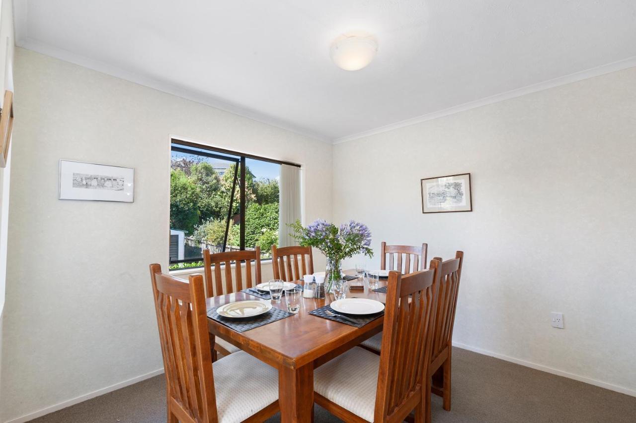 Lake Vista At Two Mile Bay- Taupo Central Home Ngoại thất bức ảnh
